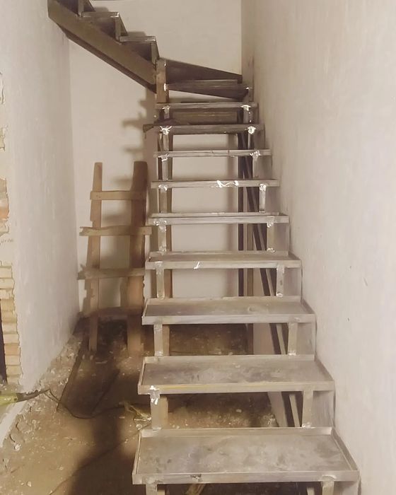 Лестница металло каркас