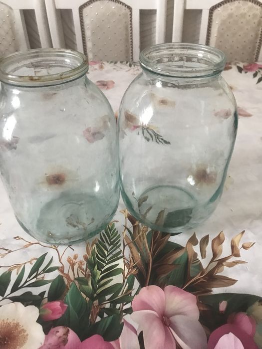 Срочна продаётся стекланыйе банки