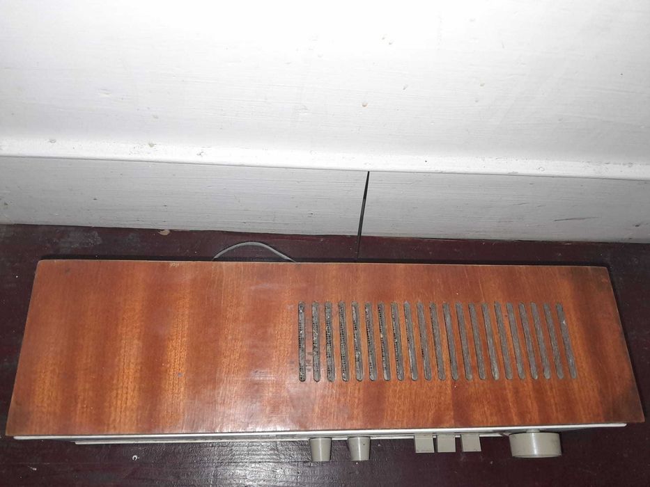 Radio vechi romanesc  Aida functional