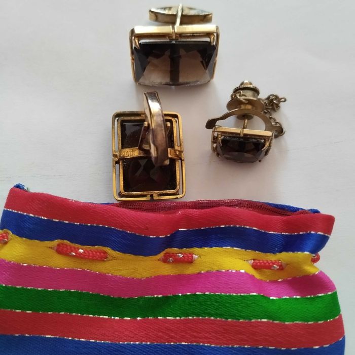 Копчета за ръкавели и игла за вратовръзка с камъни опушен топаз