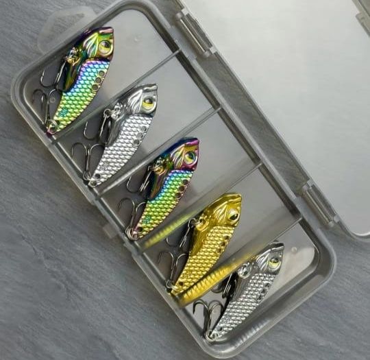 Продам нашивки с крючками