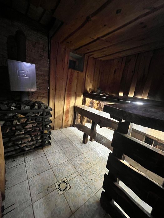 Баня с уличным бассейном, беседка