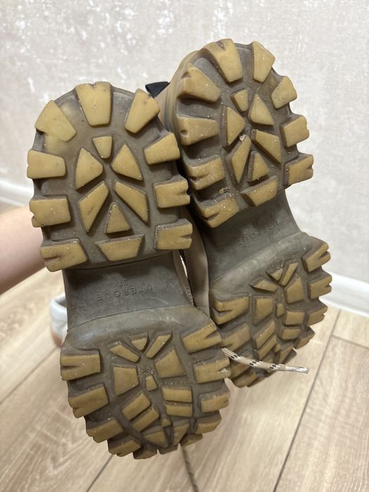 Продаю б/у обувь