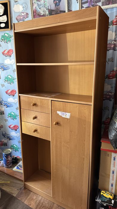 Продам шкаф и стол