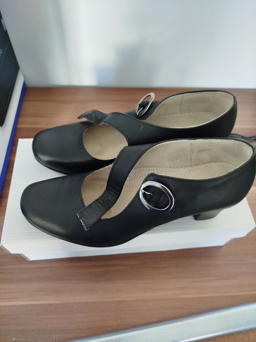 Обувки за танцуване