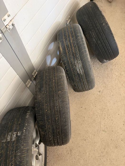 Продам шины с камплект 185/65 R14 86H (ВАЗ) Б/У