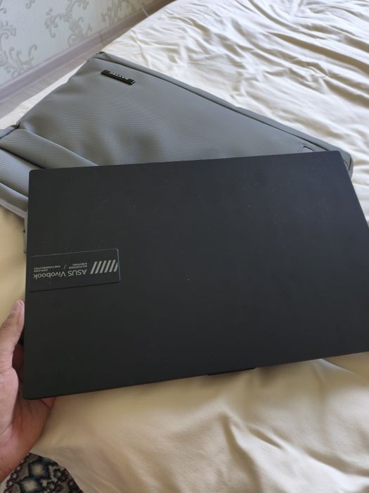 Asus vivobook sotiladi