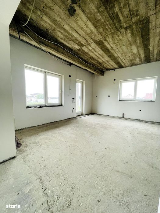 Casǎ de vânzare 7 camere P+E Sânmartin