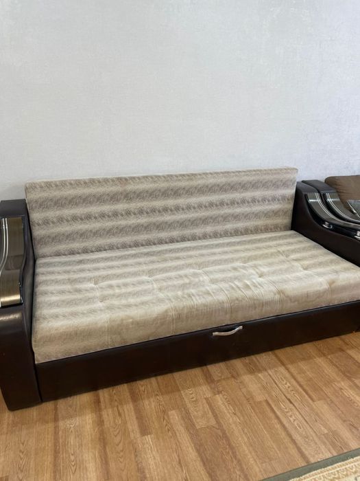Отдам даром диван