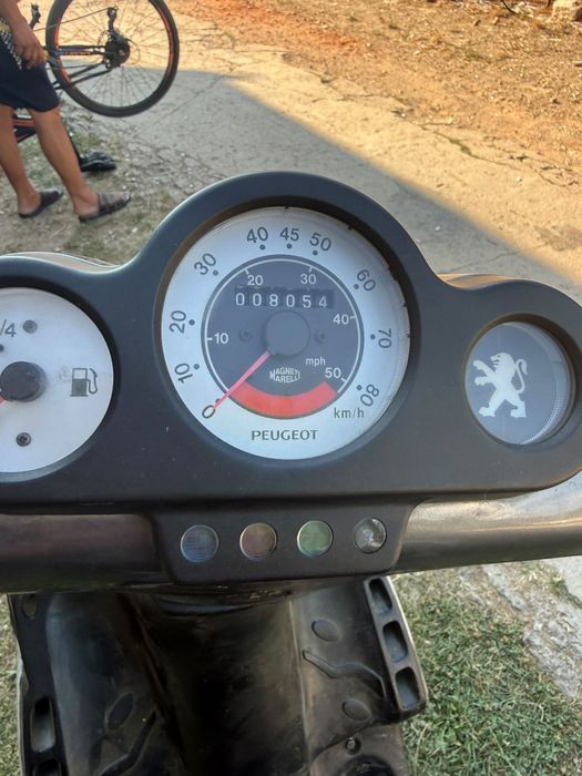 Pegeot Speedfight 2 2t vand are o problema prinde aer fals la toba trebuie poxipol
