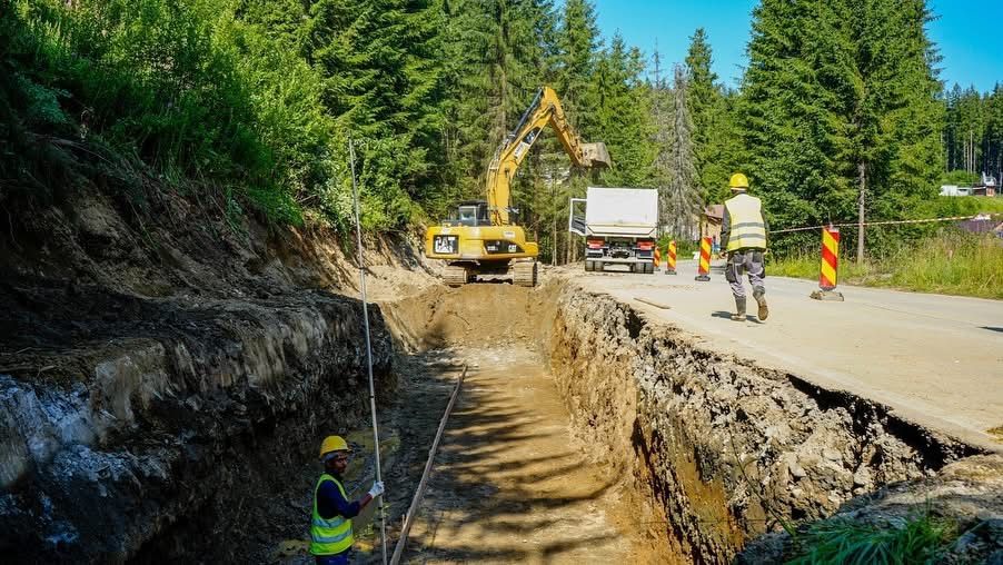 Constructii civile si industriale, case la rosu, interioare, renovari