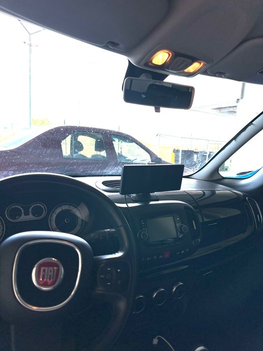 Fiat 500L piano black