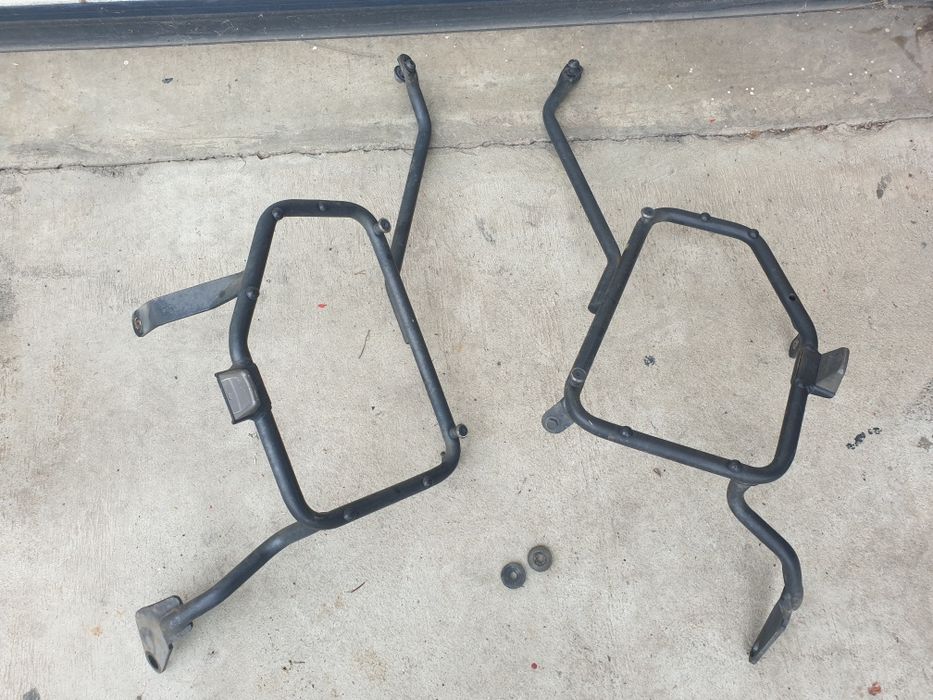 Suzuki V-storm 2004-2010г. Стойка за странични куфари,  преден ролбар.