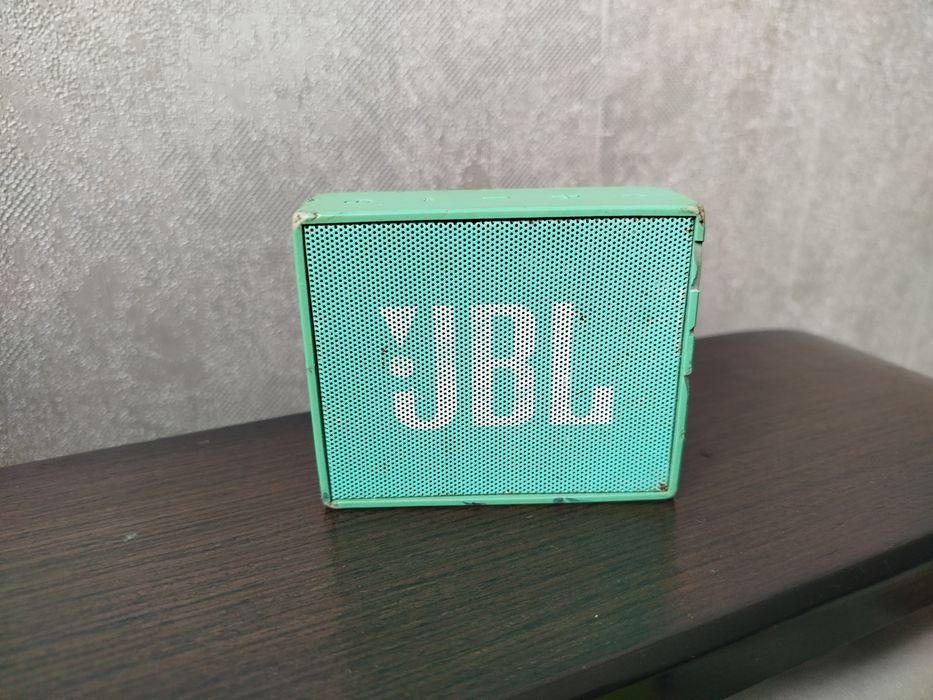 Портативная колонка JBL GO