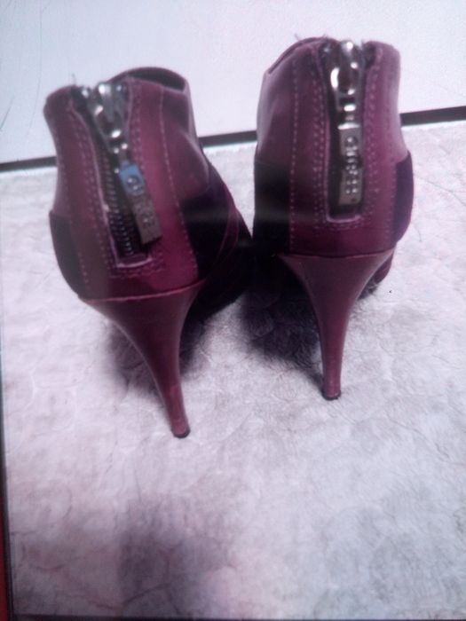 Дамски боти обувки GUESS 38 номер