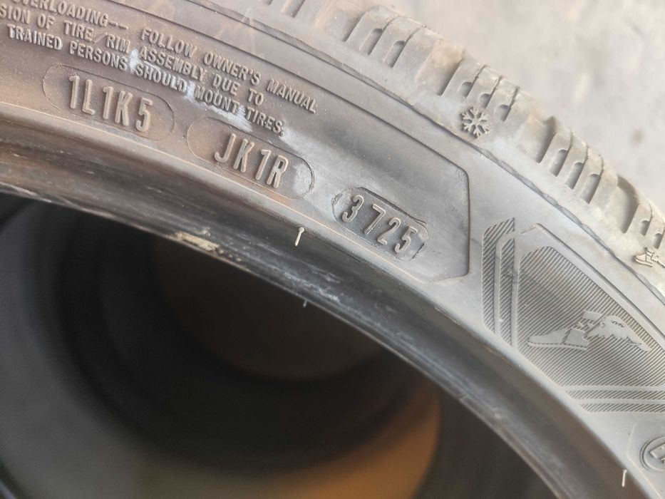 2бр.зимни гуми 265/35/22 Goodyear