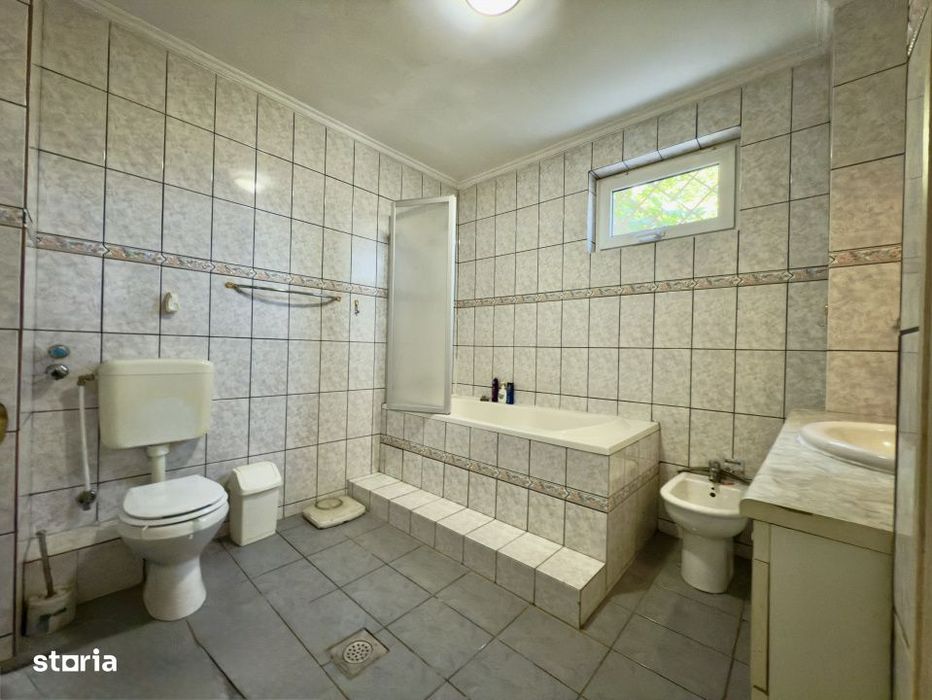 Vila spatioasa P+1+M de vanzare in Agigea | Teren 658 mp | Acces din 2