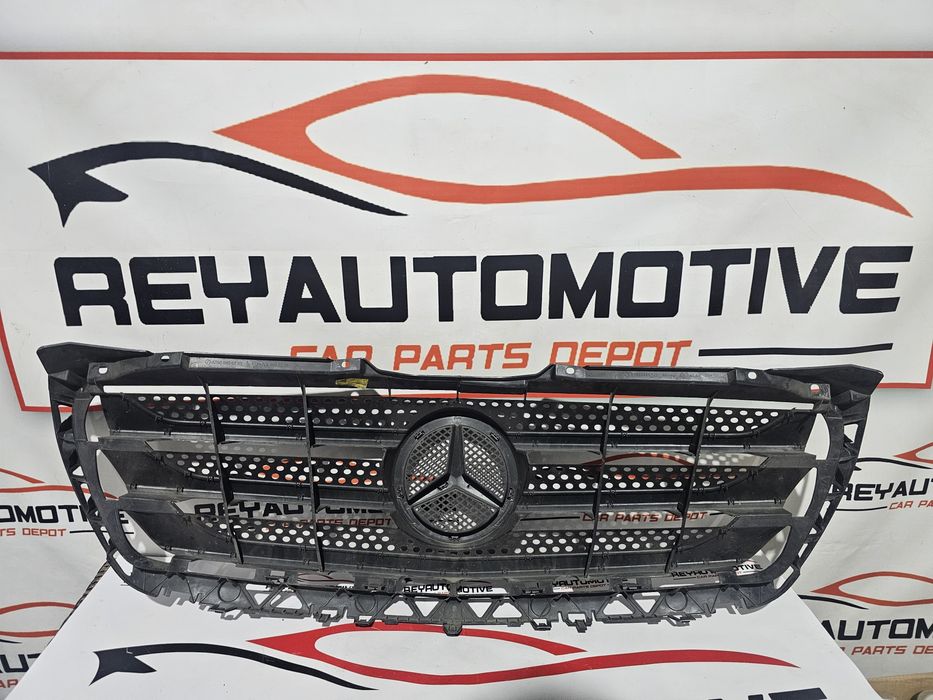 Grila radiator crom Mercedes Sprinter dupa 2013 cod A9068880523