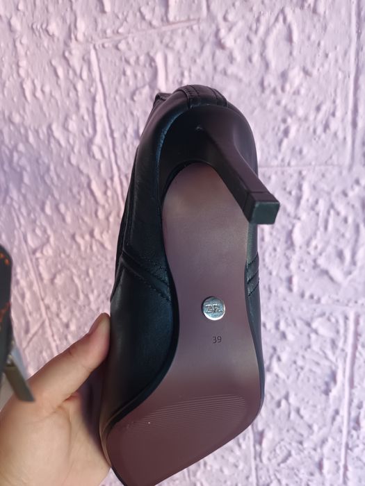 Botine originale Zara,noi .