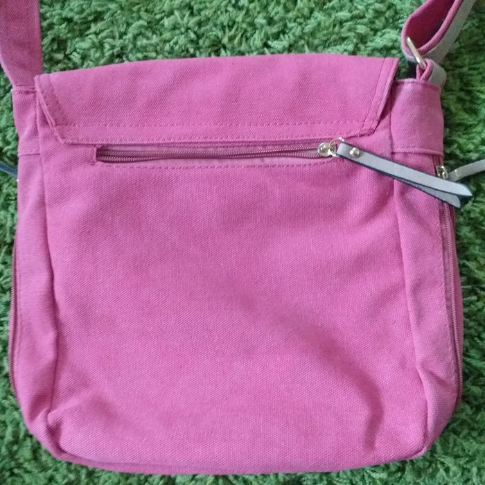 Дамски спортно- елегантни чанти