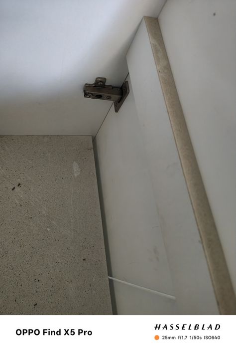 Vând mobila de baie