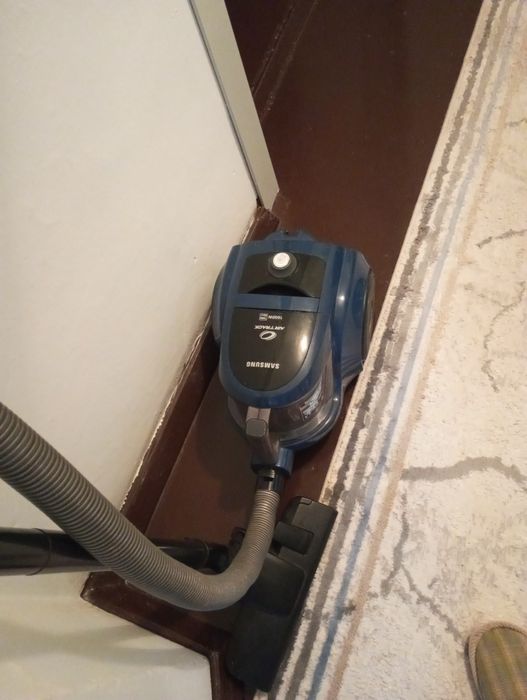 продается пылесос очень хорошем состояние