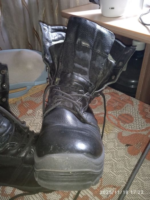 Продам берцы .берцы