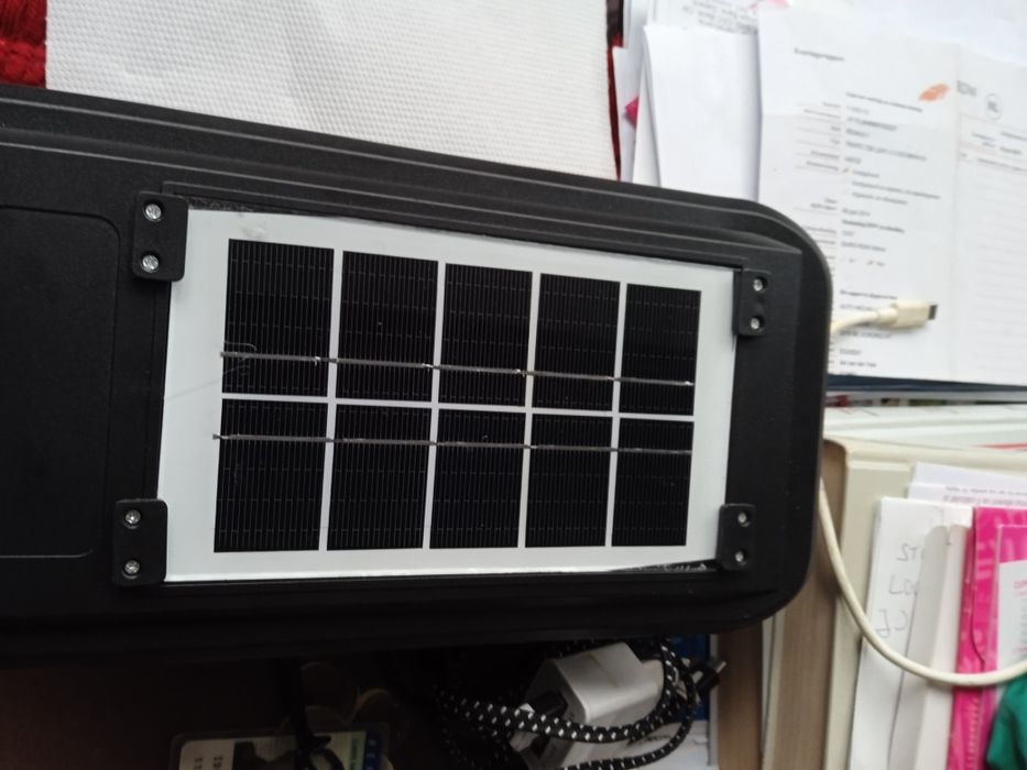 Lampă solară pe minileduri