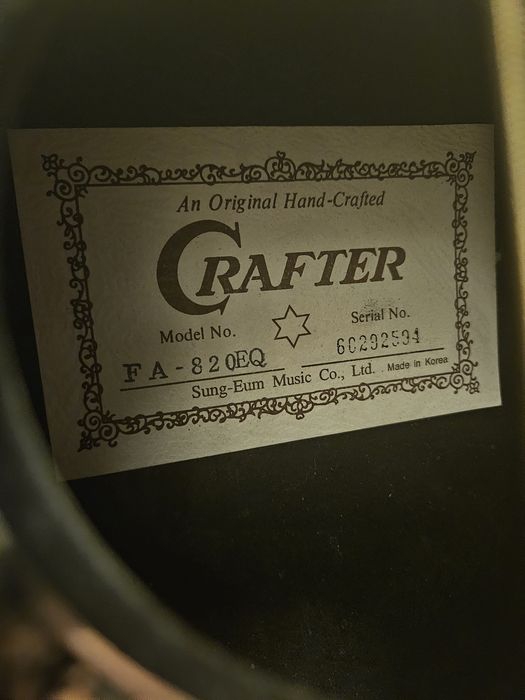 Vând chitara electro-acustica CRAFTER