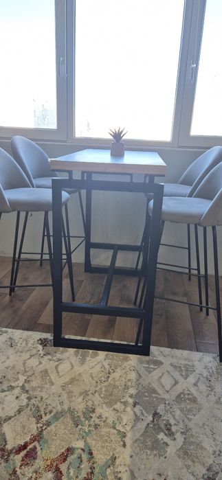 Продавам бар маса