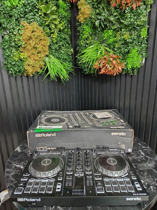 Noble Amanet - Consolă DJ - Mixer Roland DJ-202. - Ca NOU
