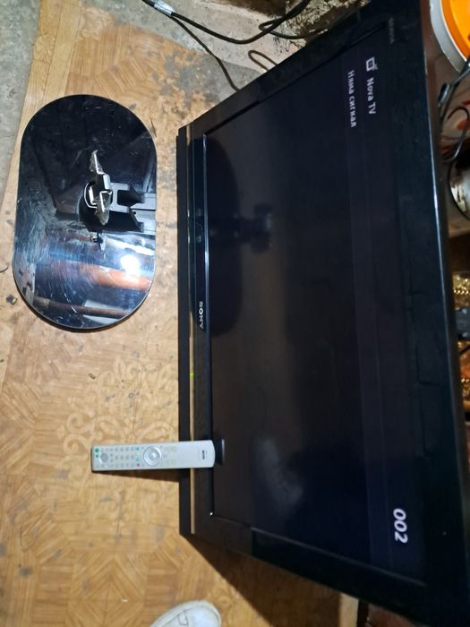 Телевизор Sony Bravia - Перфектно състояние, с оригинално дистанционно