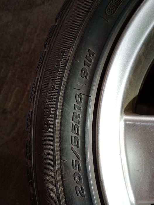 VW GOLF 4 джанти със зимни гуми 205/55/16 7,5 J ET35 5x100 цо56,6