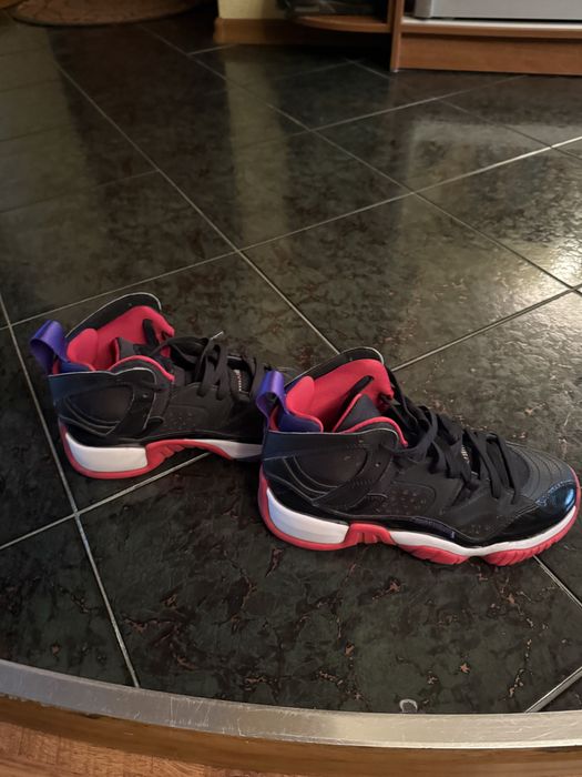 Продам кроссовки Nike Jordan