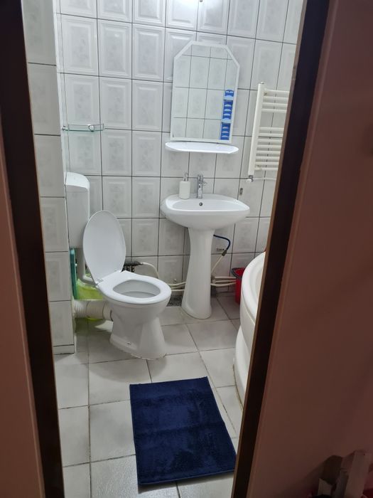 Inchiriez apartament cu 2 camere