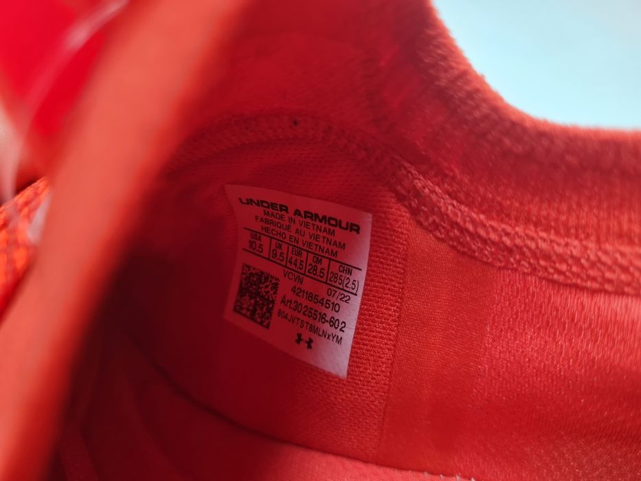 Маратонки Under Armour Phantom 

Чисто нови без кутия.

Размер 44.5  с