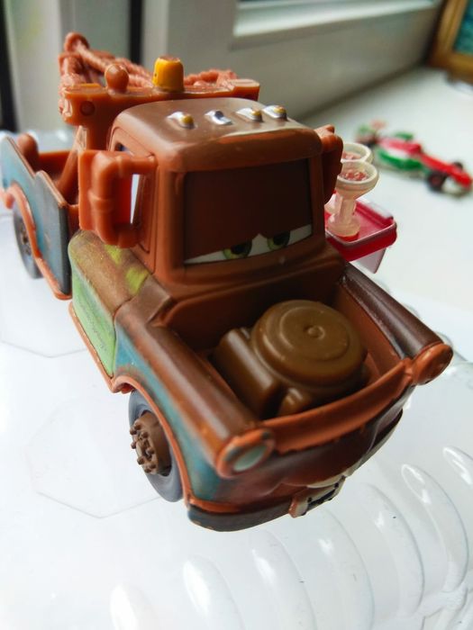 Тачки.Метр в кафе.Дисней.