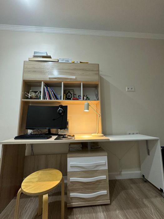 Письменный шкаф и стол