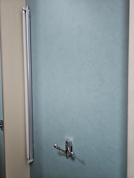 Примерочные из прочного ДВП