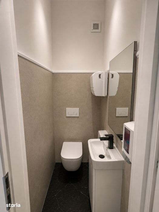 Spatiu comercial de inchiriat – Str. Ravensburg, Satu Mare Cu Vitrina