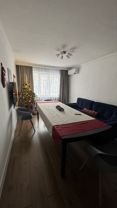 Стол из натурального дерева