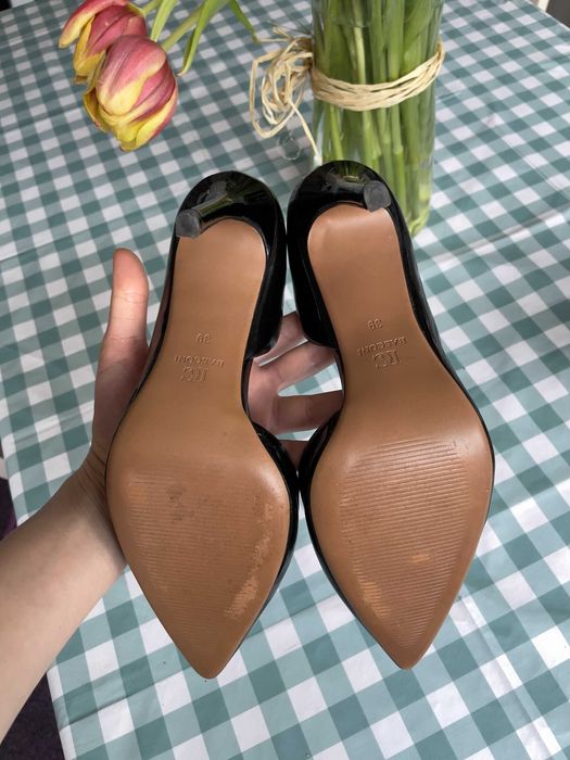 Обувки на ток Basconi – луксозни лачени