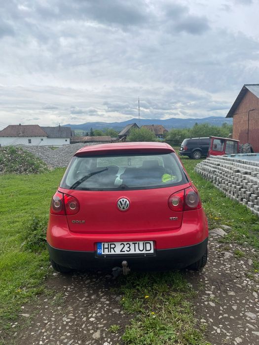 Vând golf 5 1.9 TDI