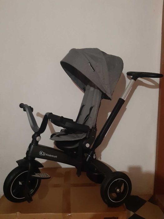 Чисто Нова Триколка