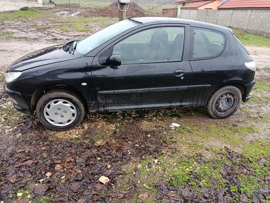 Продава се на Части Peugeot 206 1.4i