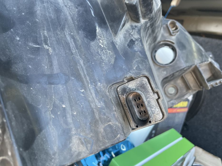 Продам фару поло седан оригинал