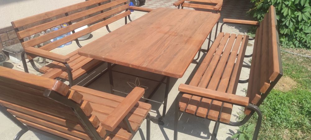 Скамейки , стол +2 кресла