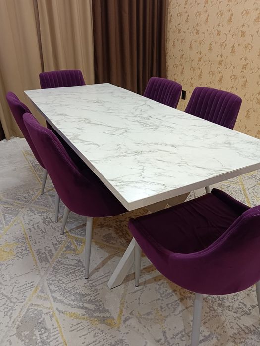 Продается стол и стулья