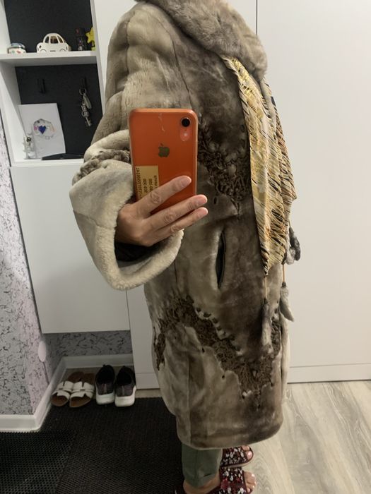 Женская мутоновая шуба