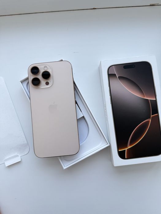 Продам iphone 16 pro max 256 gb. Золотистый